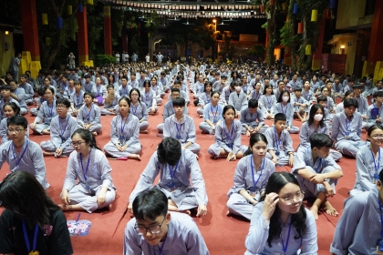 Đêm tri ân cho 550 khóa sinh tại khóa tu tuổi trẻ chùa Bằng